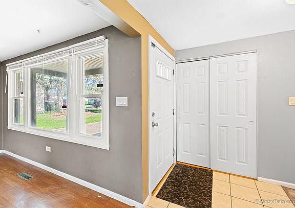 3rd image of 1945 Bristol Cir