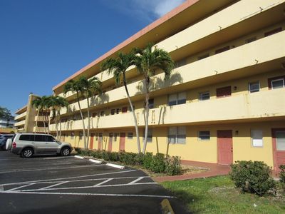 441 NE 195th St #200, Miami, FL, 33179
