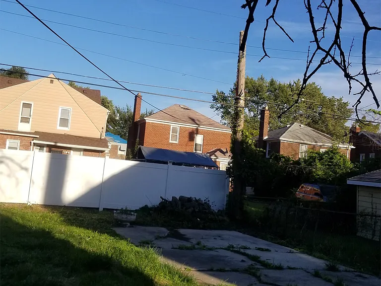 15332 Saint Marys St — Photo 24