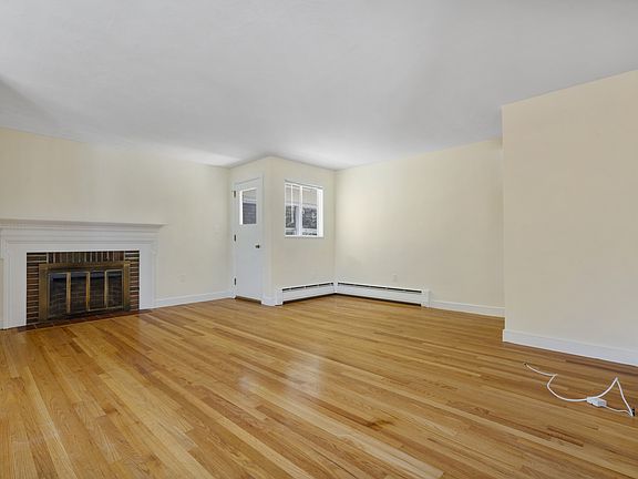 2nd image of 27 Hermon St