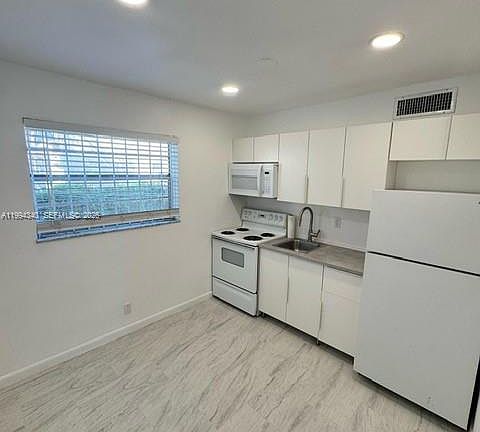 4th image of 30 SE 4th Ave APT 109
