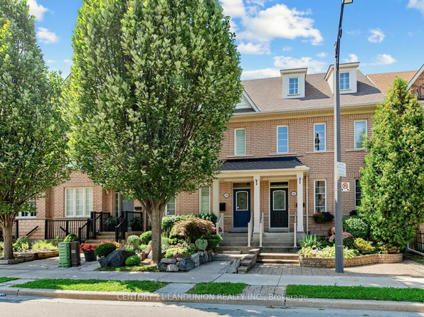 28 Herzberg Gdns, Toronto, ON M3J 3P4