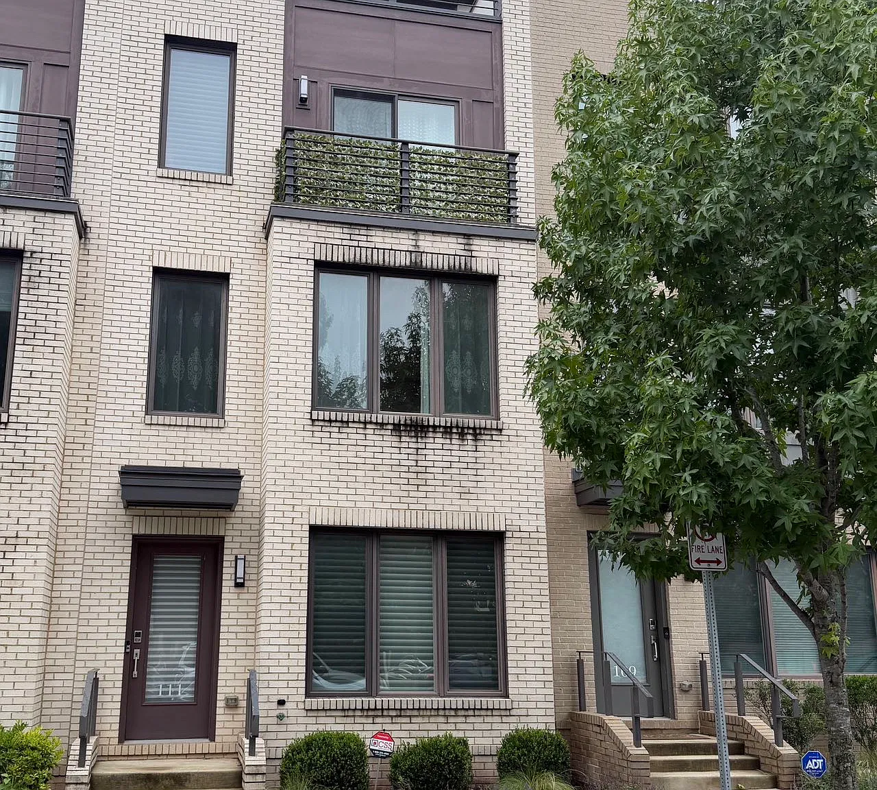 3 bed, 2083 sqft, $4,950 — Photo 1