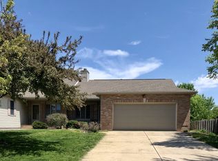 2822 Cronin Dr, Springfield, IL 62711