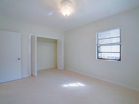 5th image of 1657 SW 10th Ave