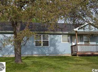 8605 Coolidge Ave, Farwell, MI 48622