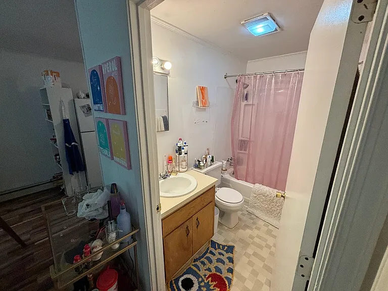 505 Warren St #4 — Photo 9