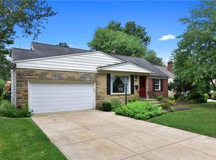 5046 Farnhurst Rd, Lyndhurst, OH 44124