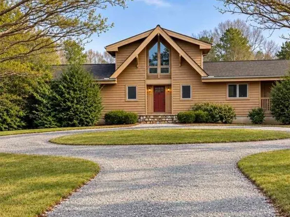 90 Roberts Ln, Salters, SC 29590