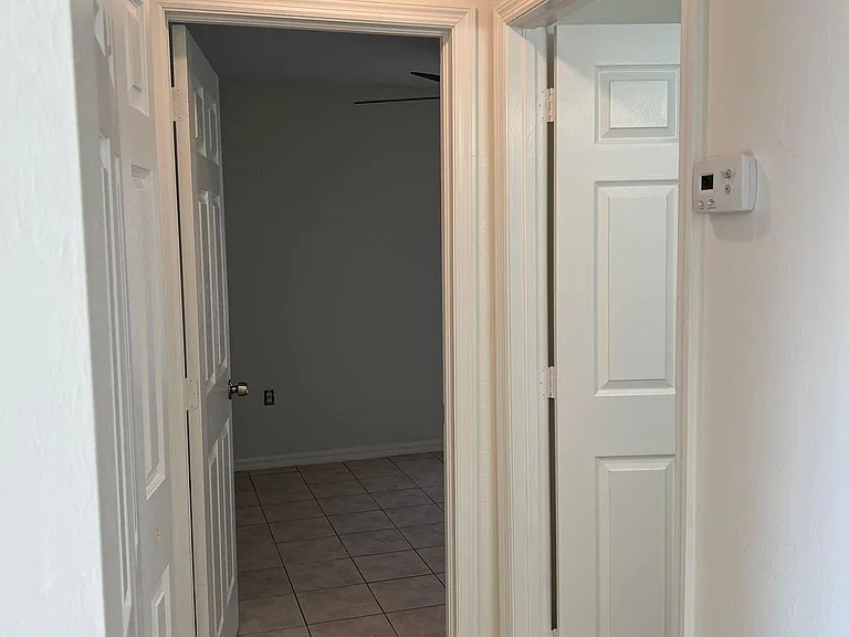 1002 SE 9th Ct — Photo 8
