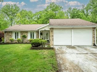 8 Timberstone Ct, Ballwin, MO 63021