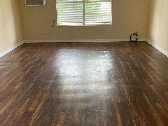 5th image of 620 S Young St #2