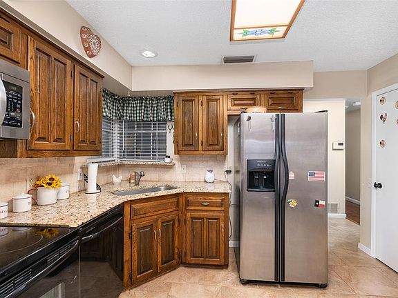 5th image of 3313 Woodside Dr