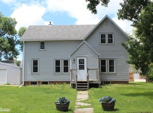 1290 Front St, Garner, IA 50438