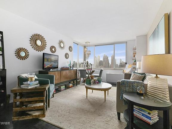 3rd image of 350 W 50th St APT 30G