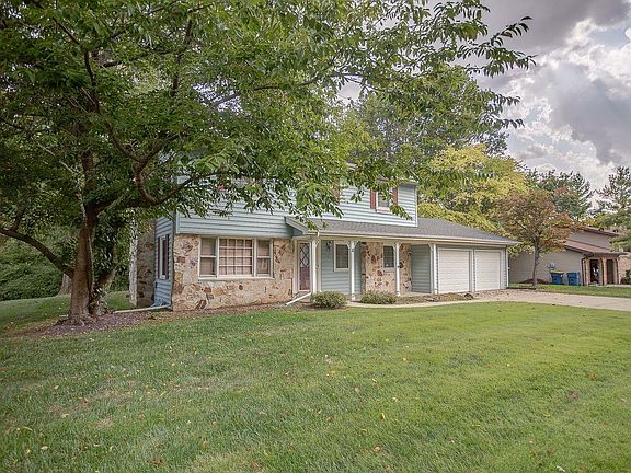 2nd image of 4 Trailridge Ln