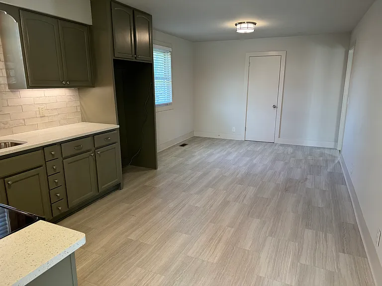 7012 Panama Dr — Photo 2