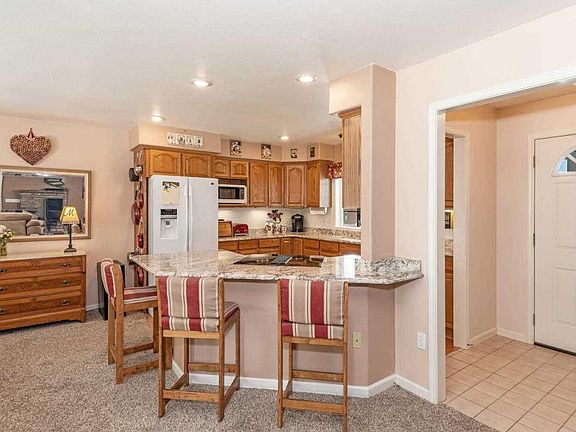 3rd image of 105 Jugs Cir