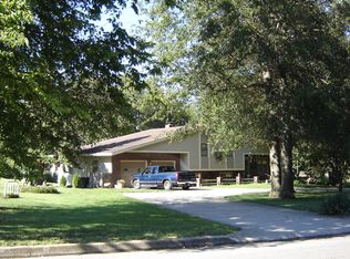 1914 Plum St, Higginsville, MO 64037