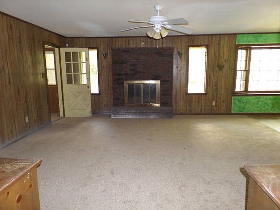 4th image of 2214 Tall Pine Dr