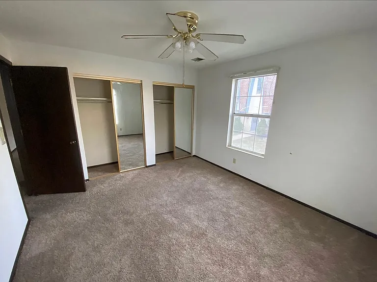504 S Liberty St #F — Photo 8