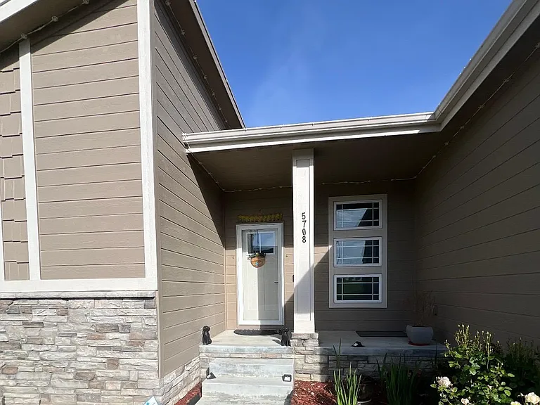 5708 N 181st Ave — Photo 2
