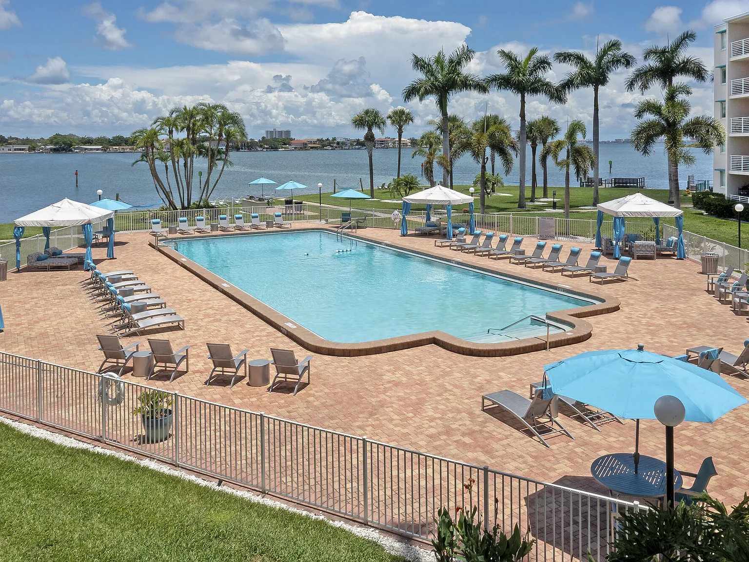 Waters Pointe — Photo 3