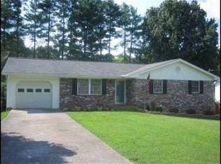 1707 Elm Dr, Maryville, TN 37804