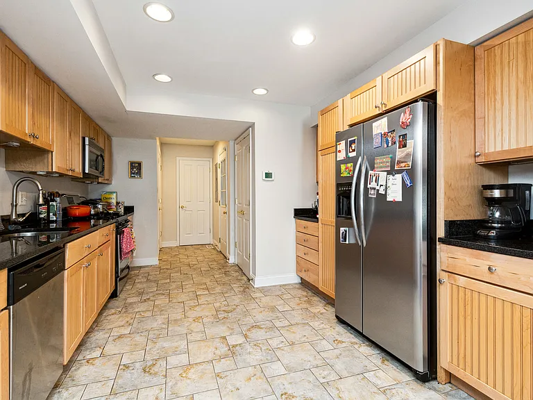 409 S Duncan St — Photo 10