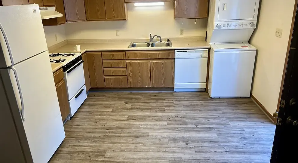 1 bed, 900 sqft, $700 — Photo 3