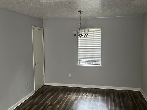 5th image of 821 W Edgemont Ave #855