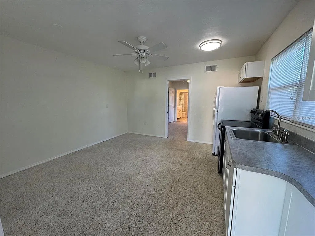 1 bed, 1.0 bath, 455 sqft, $1,350 — Photo 2