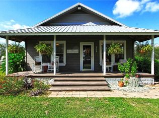 504 Avenue E, Lexington, TX 78947