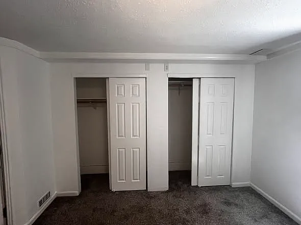 2078 Oakcrest Cir — Photo 2