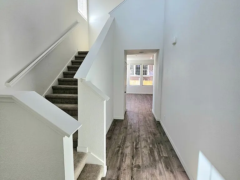 9051 Winding Glen Ln — Photo 13