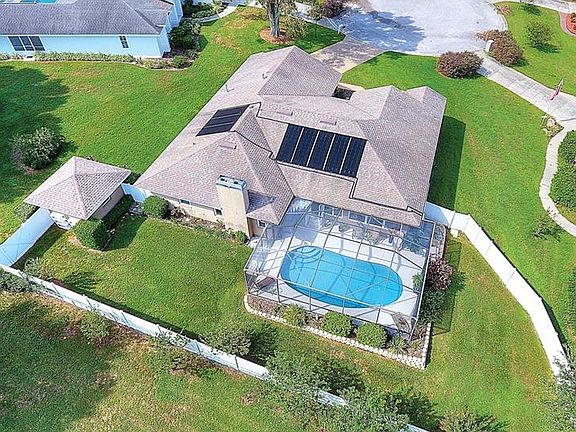 3rd image of 410 Christopher Ct SE