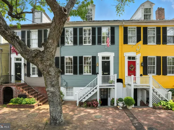 219 N Pitt St, Alexandria, VA 22314