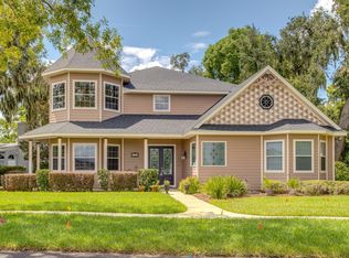 1379 Park Pl, Mount Dora, FL 32757