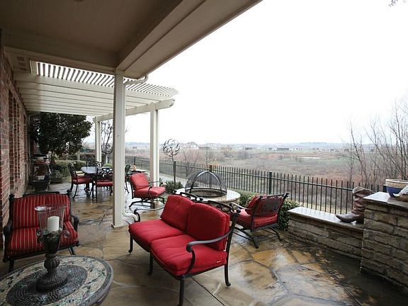 3rd image of 6696 Lincoln Hills Ct