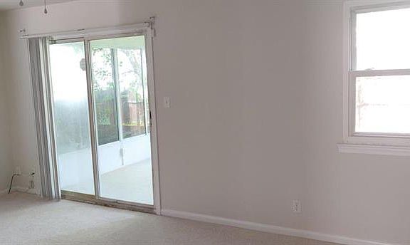 3rd image of 126 Oak Dr