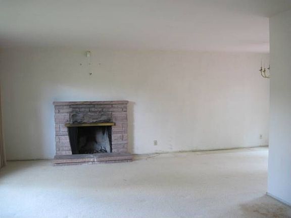 3rd image of 4860 Shetland Ave
