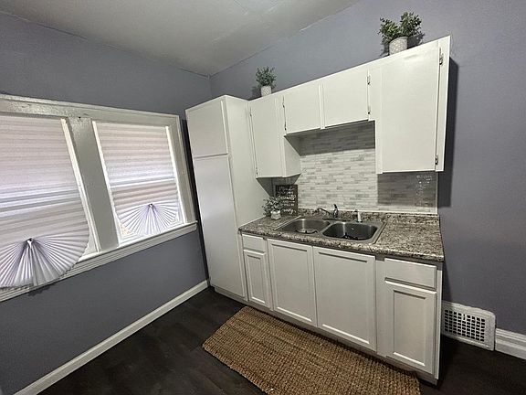4th image of 11230 Parklawn Dr #2