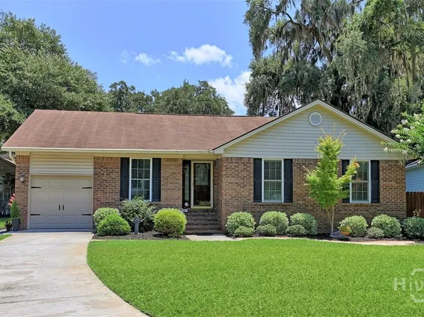 31 S Lake Drive, Savannah, GA 31410