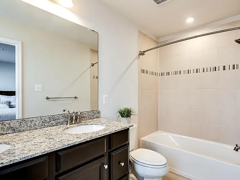 5816 Rochefort St — Photo 18