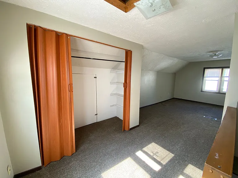 927 Davies Ave — Photo 12