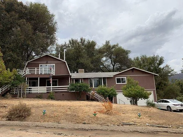 39499 Washburn Ln photo 1