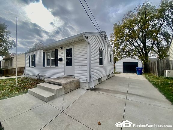 2nd image of 3822 52nd St