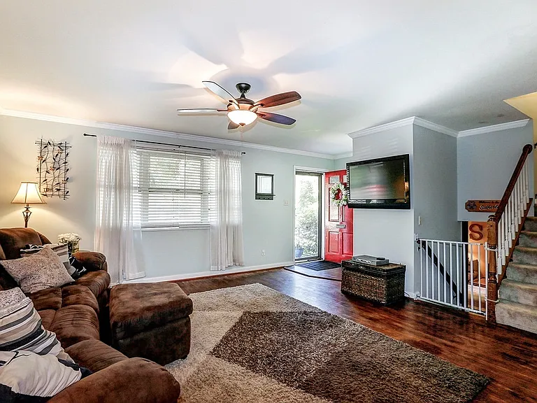12217 Hunters Ln — Photo 5