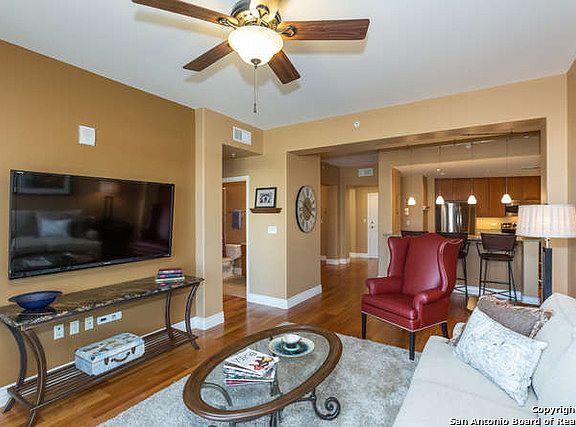 4th image of 215 N Center #408