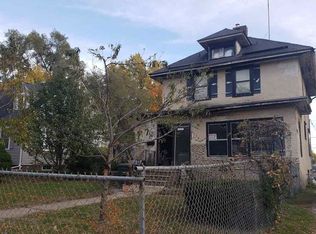 1046 Independence Ave, Waterloo, IA 50703